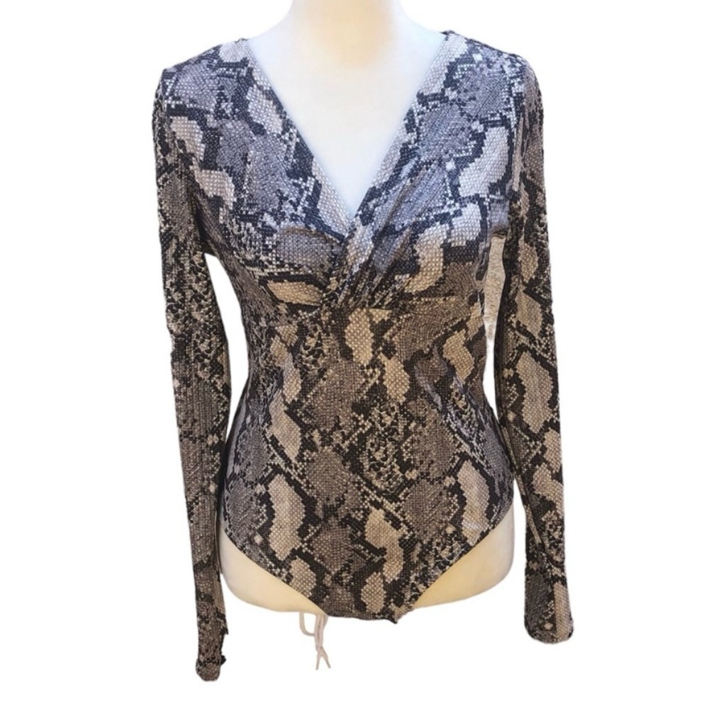 H&M Gray Snakeskin Print One Piece Onesie V-Neck Long Sleeve Bodysuit
